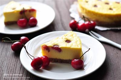 Cherry and cheese cake