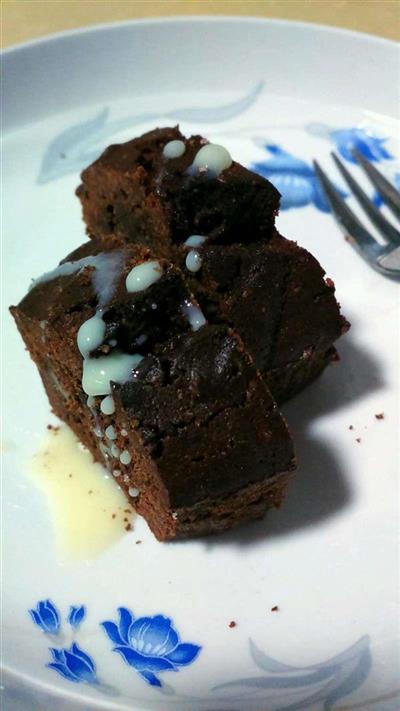 The brownie cake.