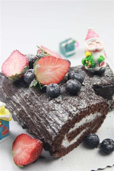 Christmas tree root cake