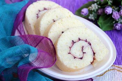 Blueberry rolls and cakes