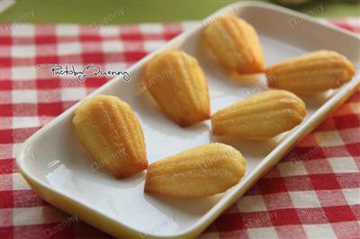 The mini Madeleine cake