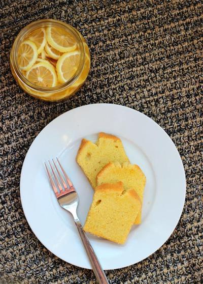 Basic raw pound cake