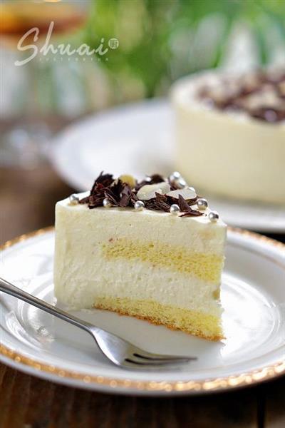 Durian mousse cake