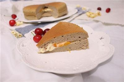 Helado sobre relleno pastel de algodón