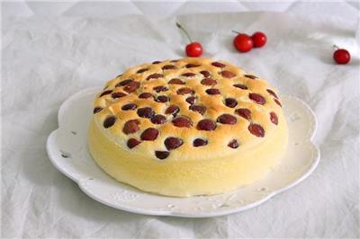 Yoghurt and cherry cake