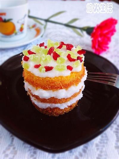 The mini coconut cake.