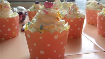 The dream paper cup cake