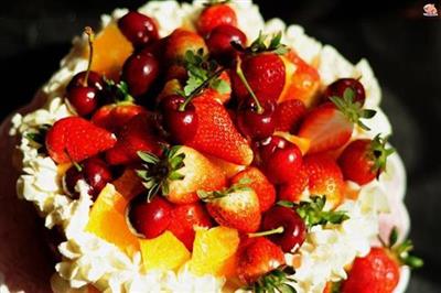 Fresh fruit cake