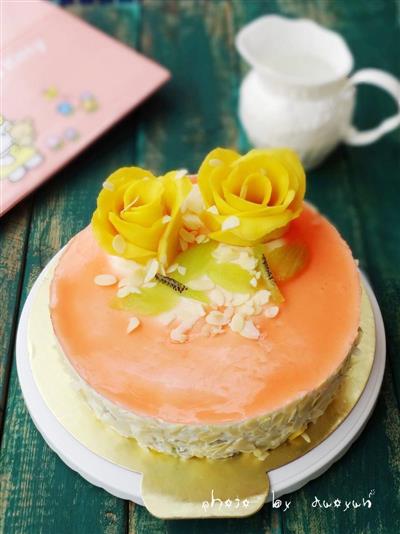 Honey peach mousse cake