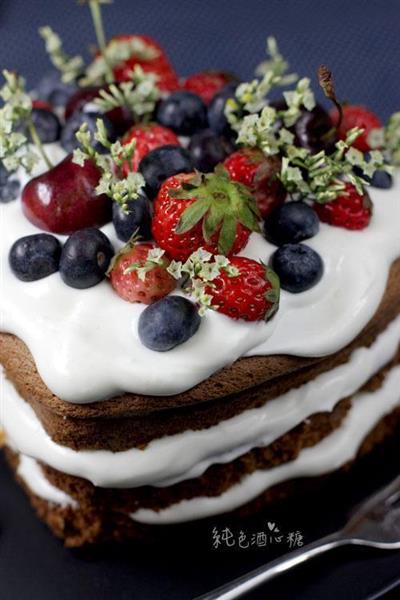 Fresh fruit cake