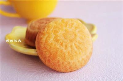 A small cake with coconut milk