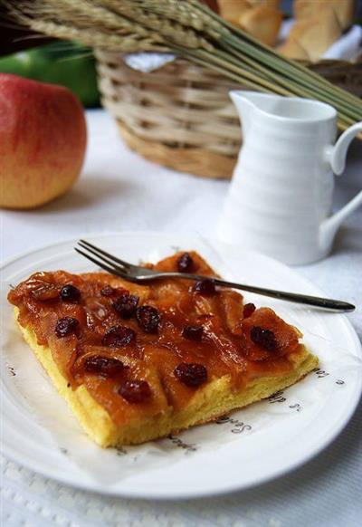 Caramel apple flipped cake