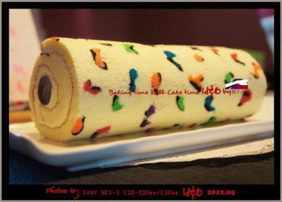 Cake rolls with seven colors