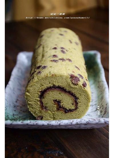 Tea and red bean cake rolls