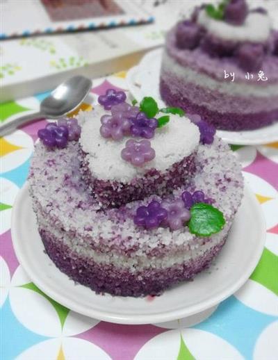 A small purple potato pie