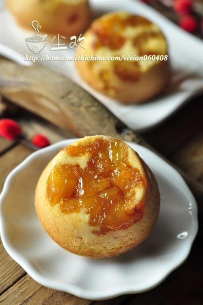 Pineapple flipping cake