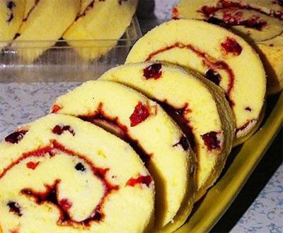 Cranberry Swiss cake rolls