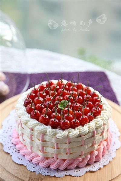 Cherry cream cake