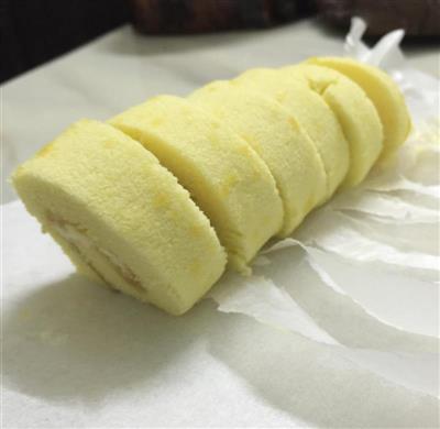 Cream cake rolls