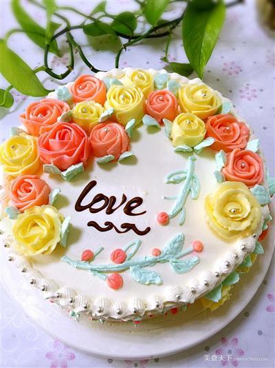 Cake with rose petals