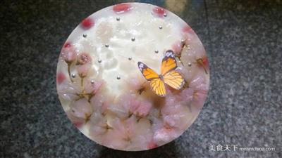 The cherry blossom cake