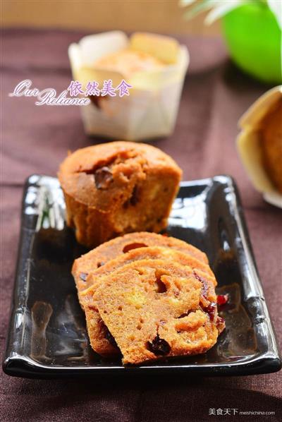 Cranberry red sugar muffins