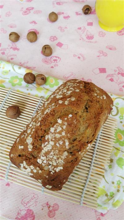 High-fiber oatmeal banana cake