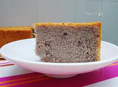 Cake with purple potatoes