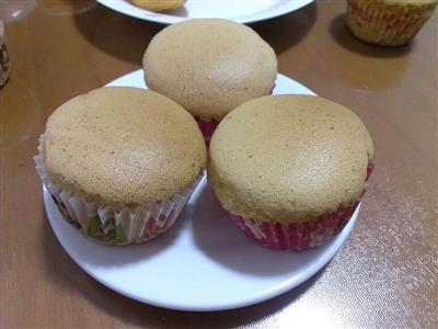 Clean water paper cup cake