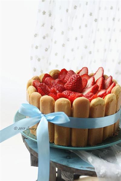 Strawberry charlotte cake