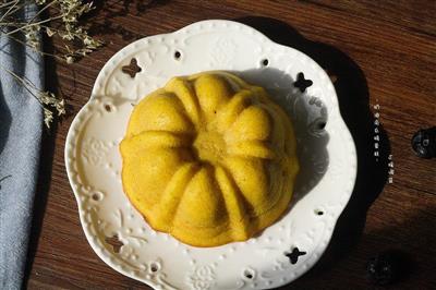 Creamy pumpkin pound cake