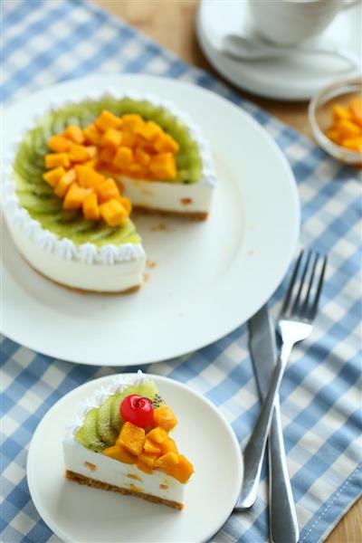 Yoghurt and fruit mousse