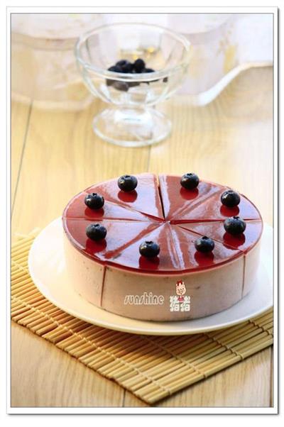 Blueberry mousse cake