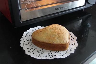 Heart-shaped banana cake