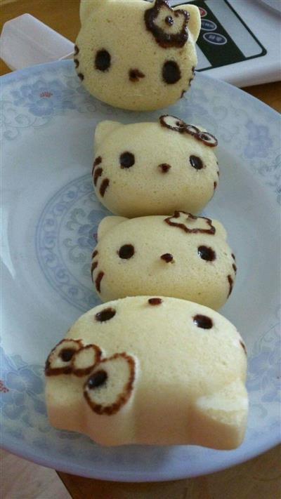 hello kitty steamed cake