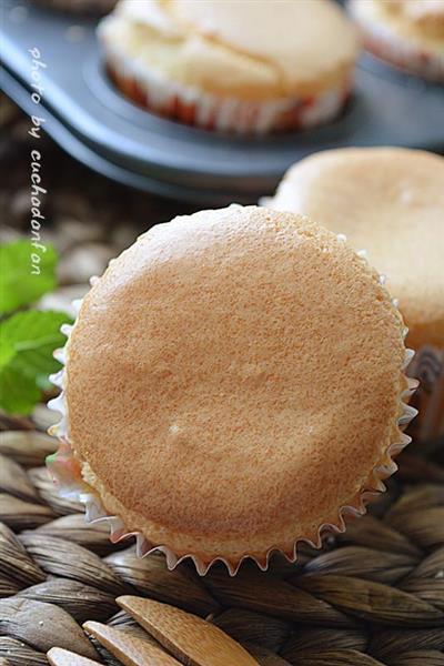 Glutinous rice paper cup cake