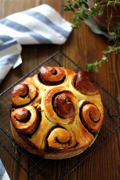 Cinnamon rolls