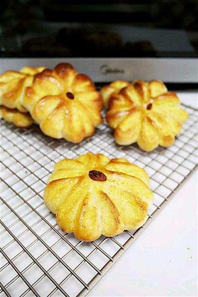 Coconut flower bread