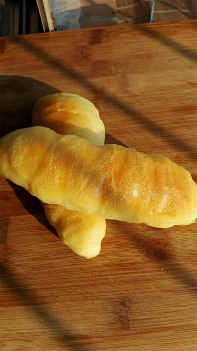 Caterpillar bread