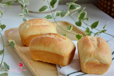 Light cream bread