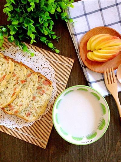 Onion and ham bread