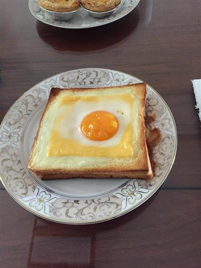 Egg and cheese ham toast