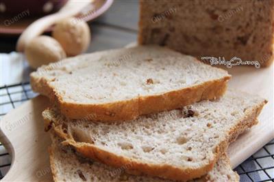 Whole wheat walnut bread