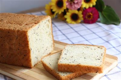 Black sesame toast