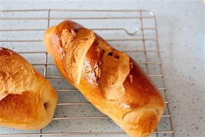 Hard bread filled with black beer