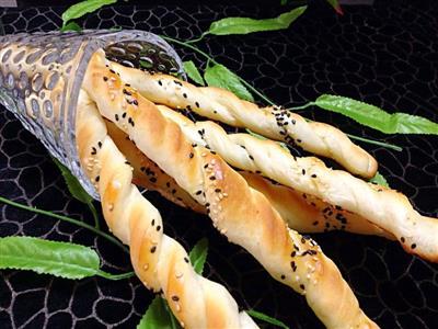 Sesame bread sticks