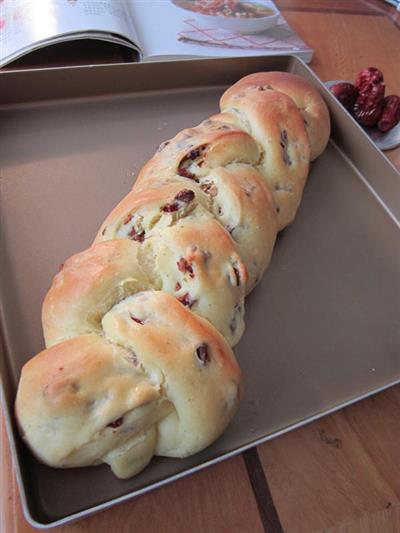 Red Date Braid Bread