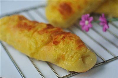 Cheese bread strips