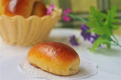 Cream bread rolls