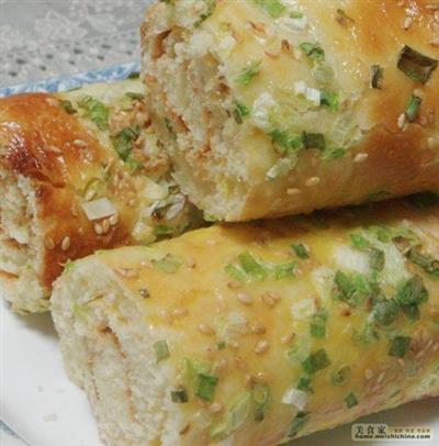 Onion bread rolls